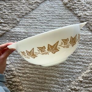 Vintage PYREX #443 Ivy (Sandalwood) 2 1/2 Quart Cinderella Mixing Bowl